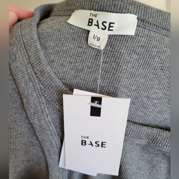 BNWT The Base brand grey ribbed tank top - Picture 5 of 7